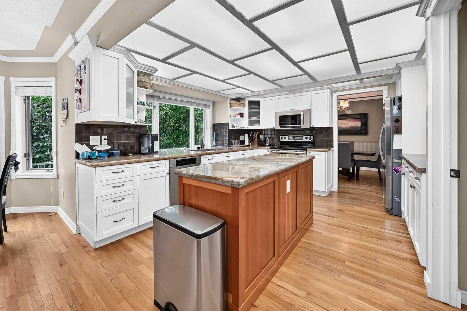 777 EAST LAKEVIEW Road 