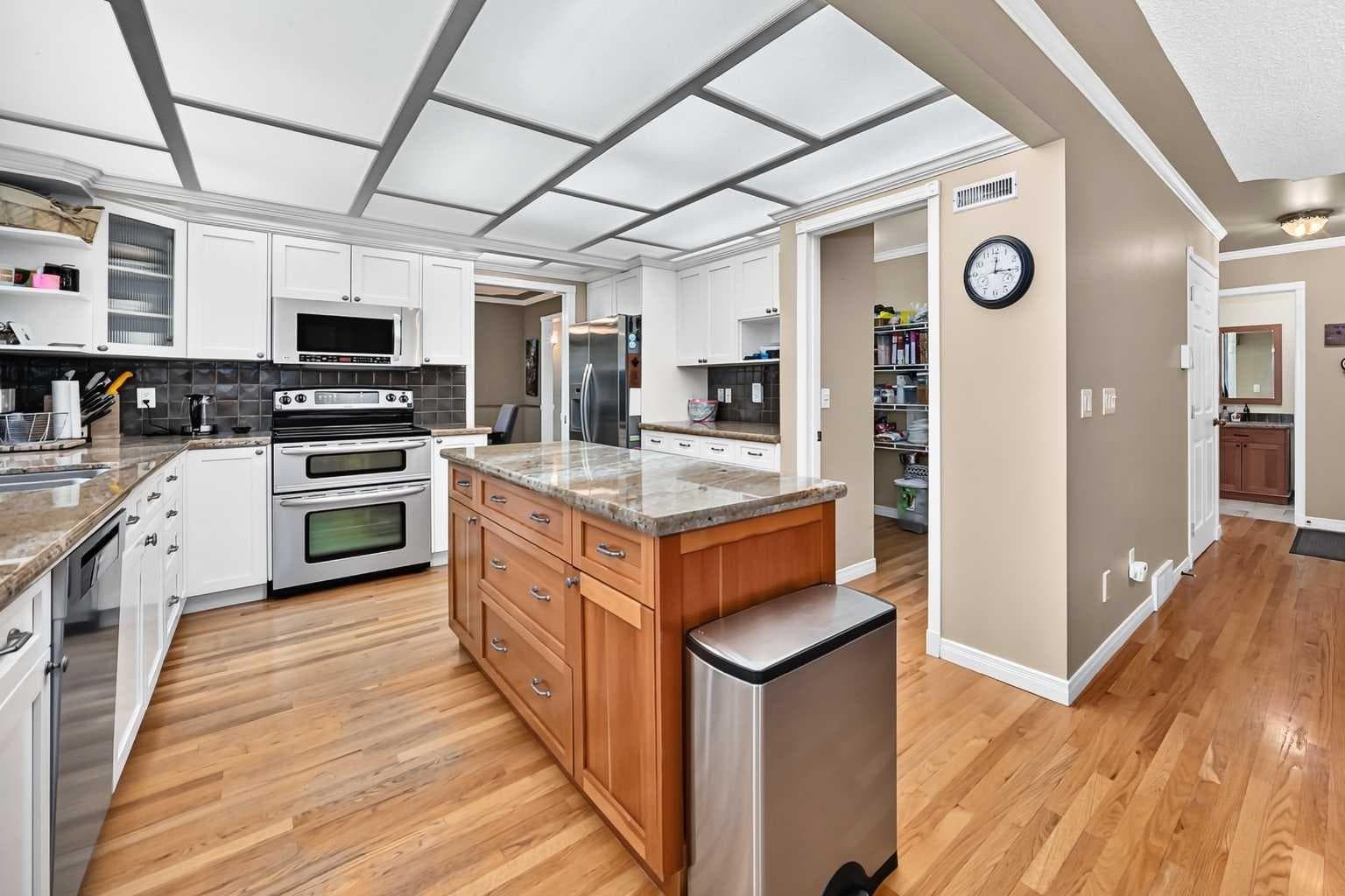 777 EAST LAKEVIEW Road 