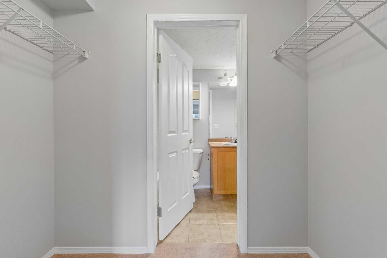 7207, 304 Mackenzie Way SW