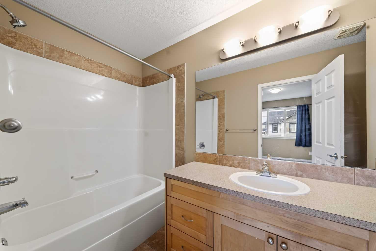207, 620 Luxstone Landing SW