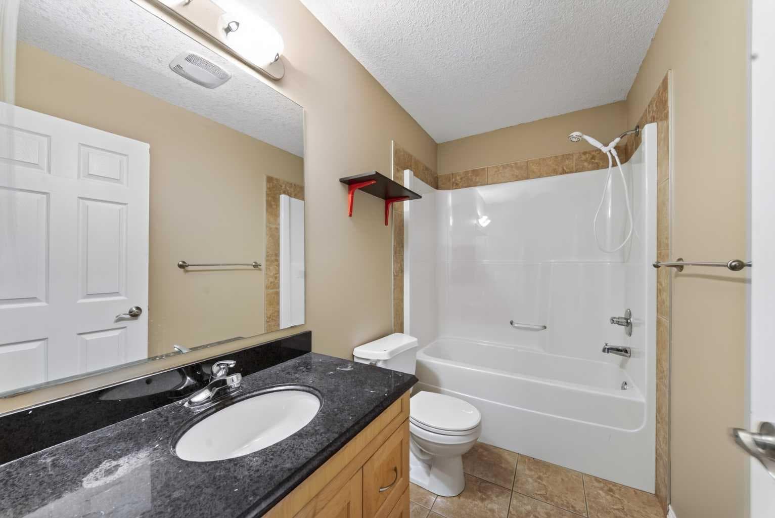 207, 620 Luxstone Landing SW