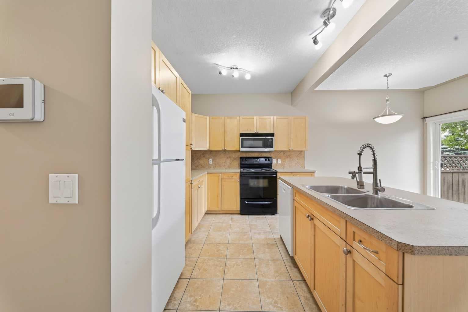 207, 620 Luxstone Landing SW
