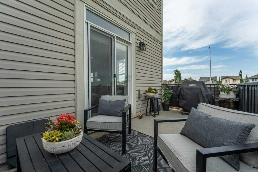 157 South Point Court SW