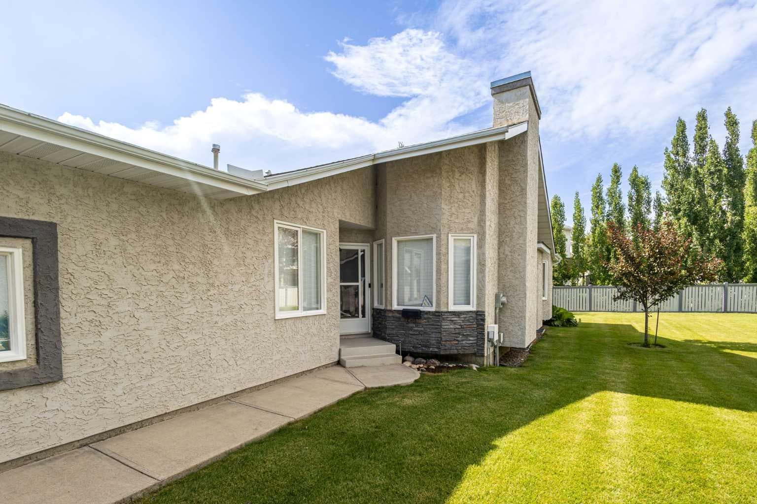 277 Arbour Cliff Close NW