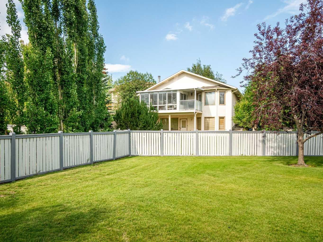 277 Arbour Cliff Close NW