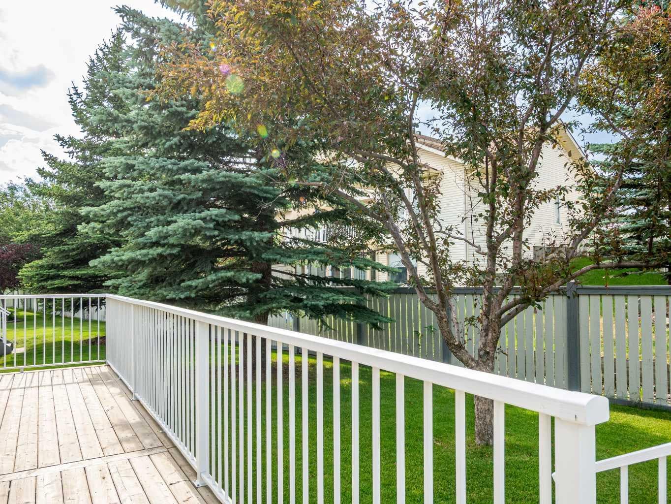 277 Arbour Cliff Close NW