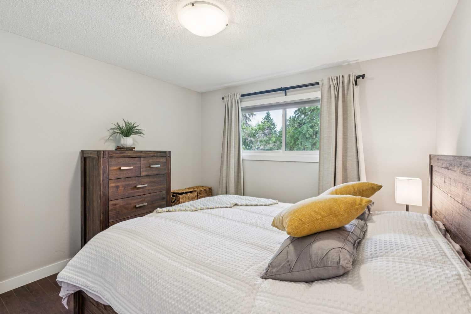 241 Allan Crescent SE