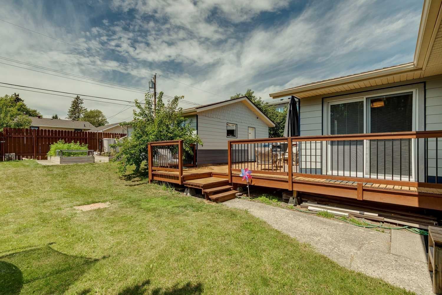 241 Allan Crescent SE