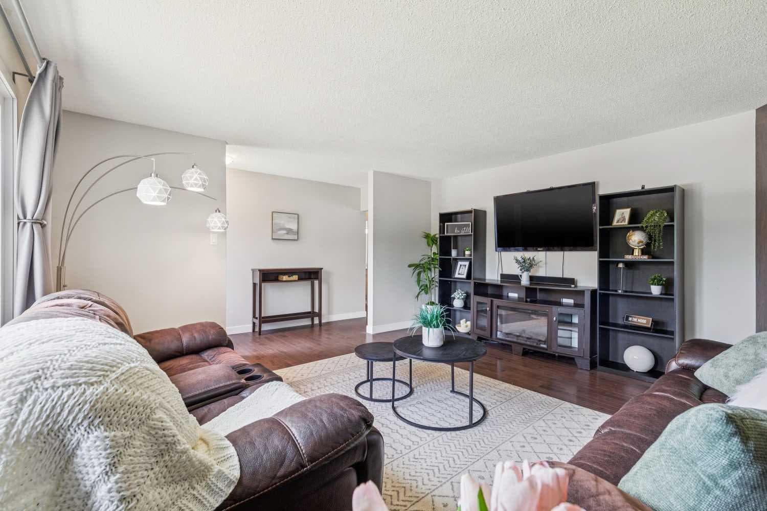 241 Allan Crescent SE