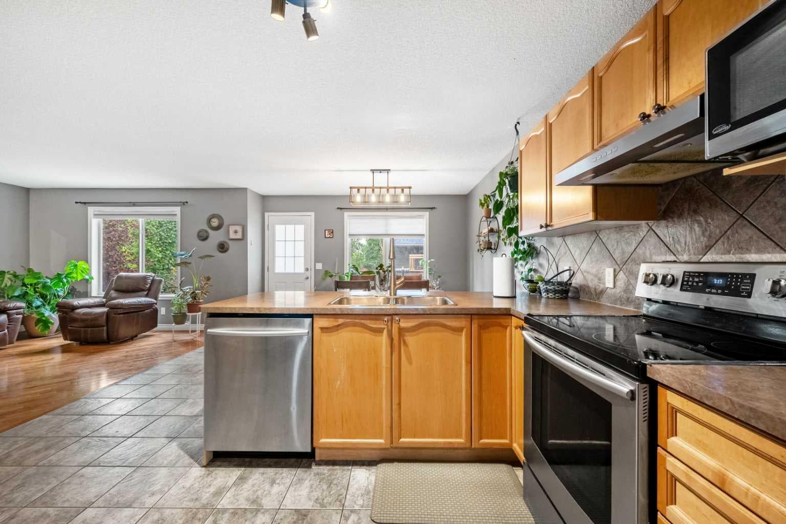 163 West Lakeview Passage 