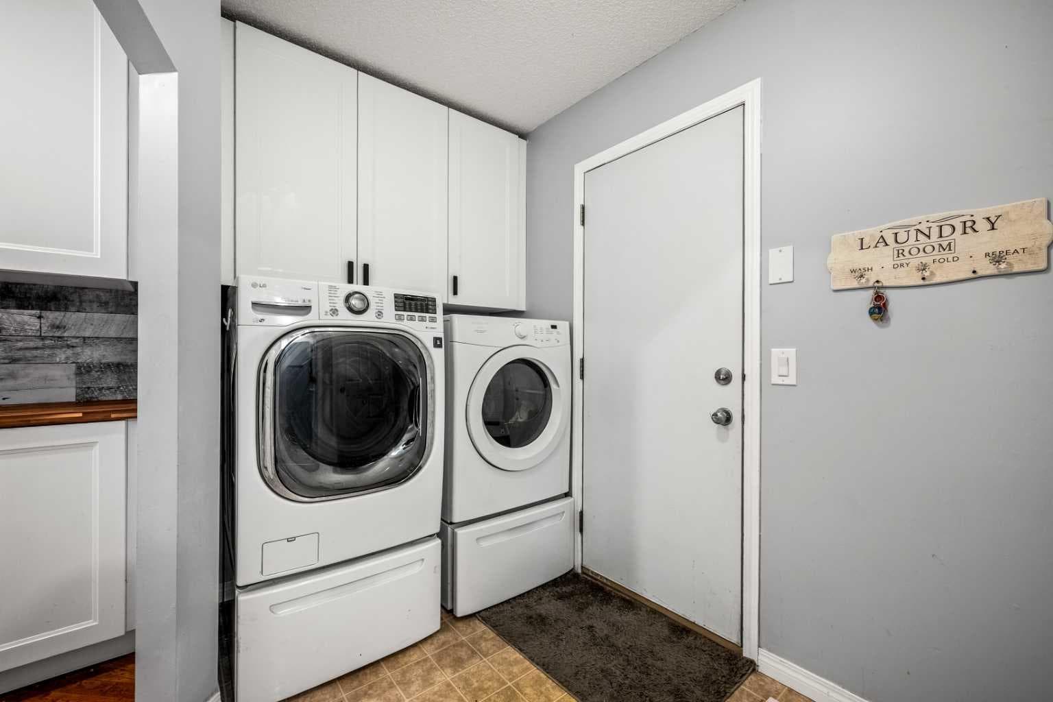 163 West Lakeview Passage 