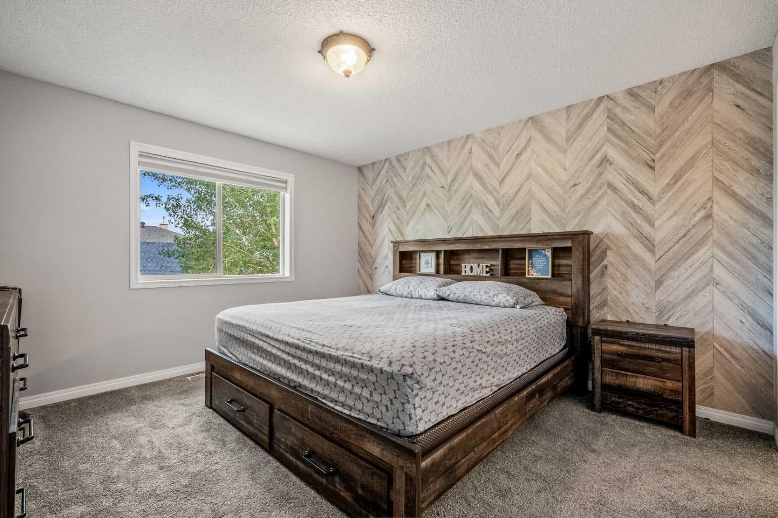163 West Lakeview Passage 