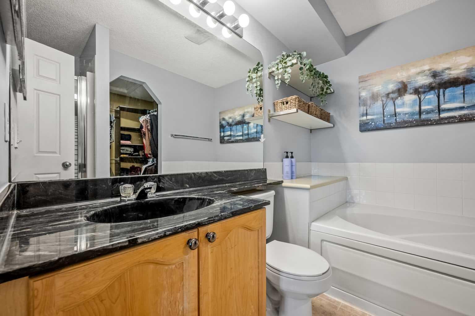 163 West Lakeview Passage 