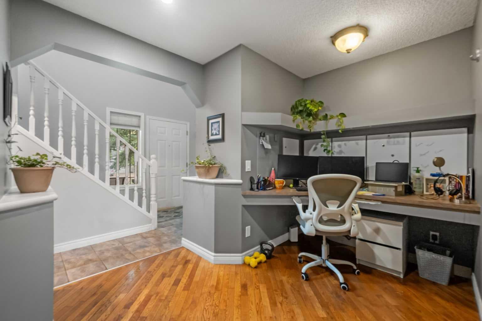 163 West Lakeview Passage 