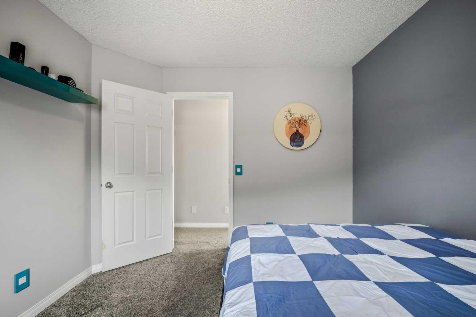 163 West Lakeview Passage 
