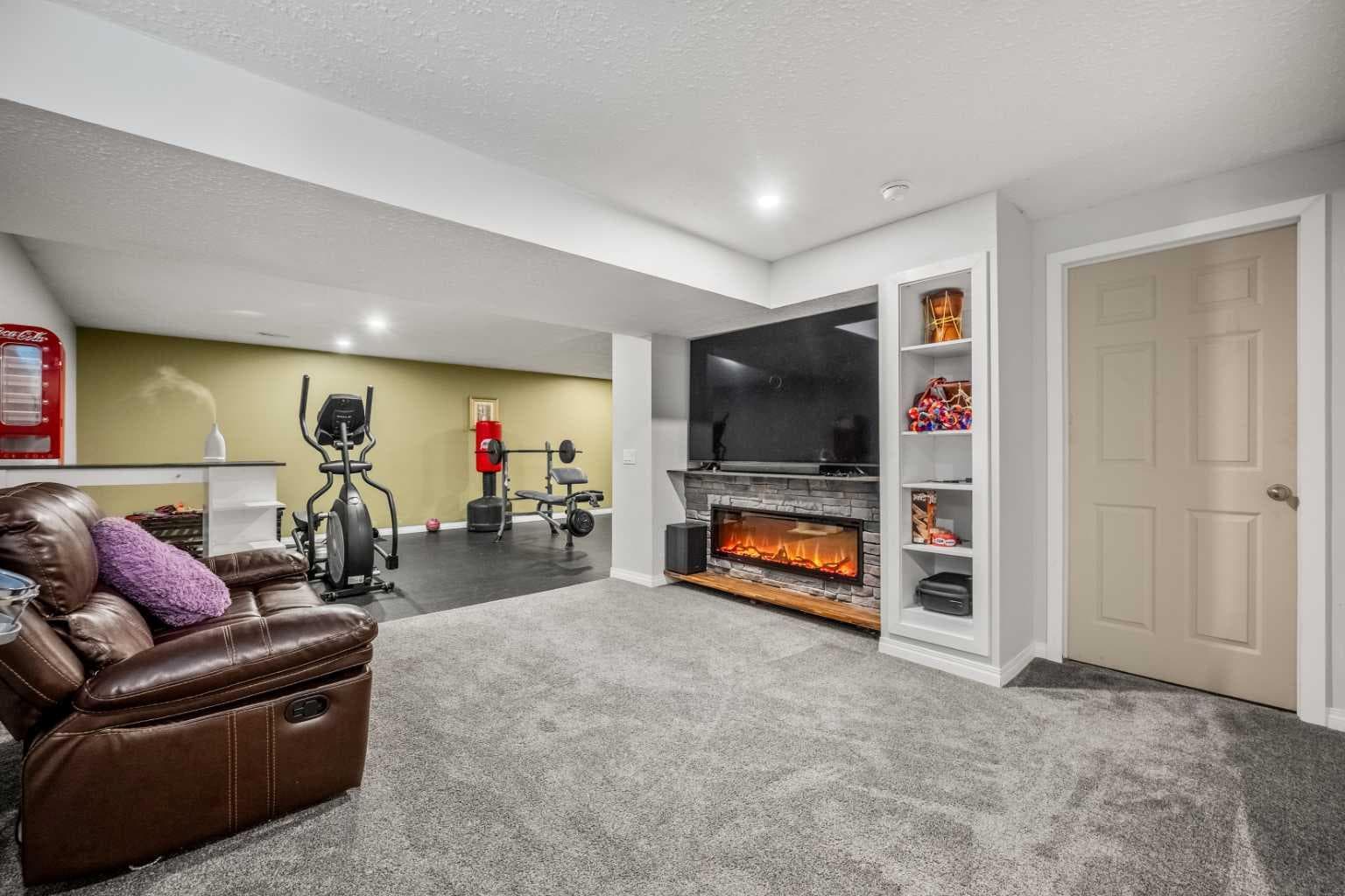 163 West Lakeview Passage 