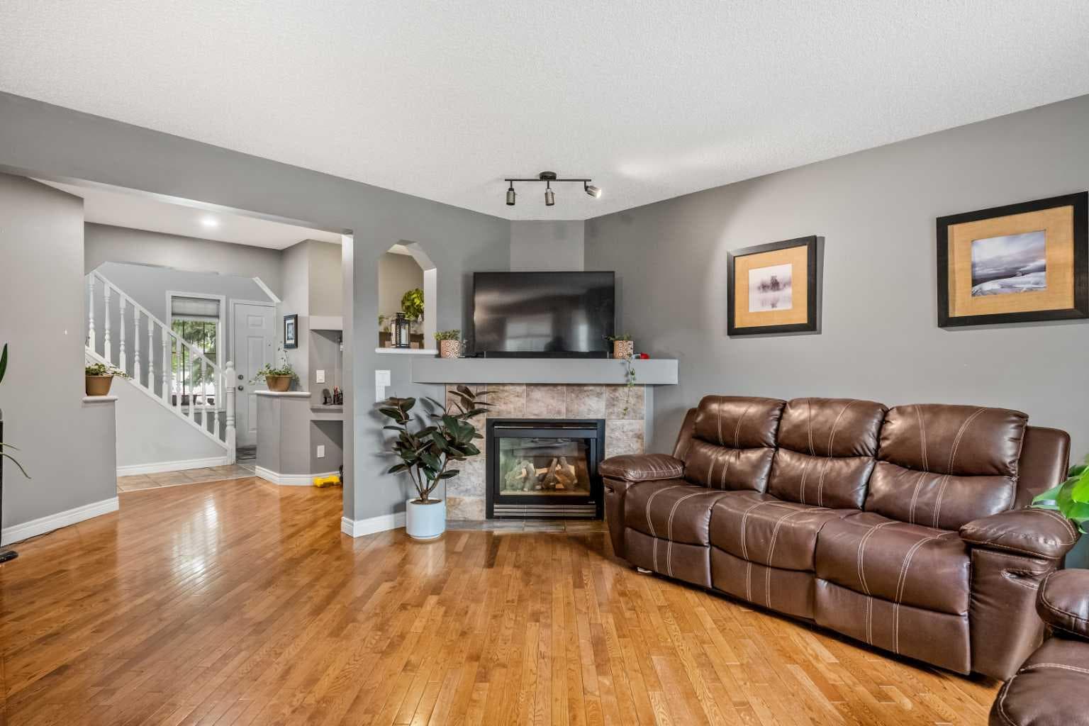 163 West Lakeview Passage 
