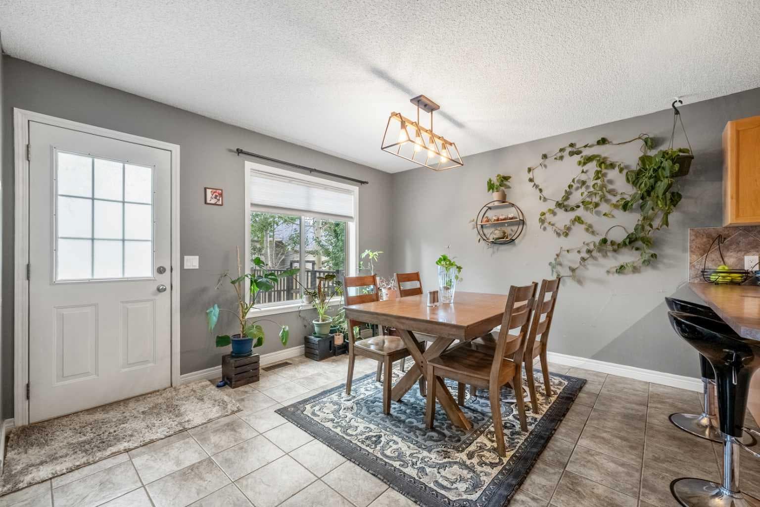 163 West Lakeview Passage 