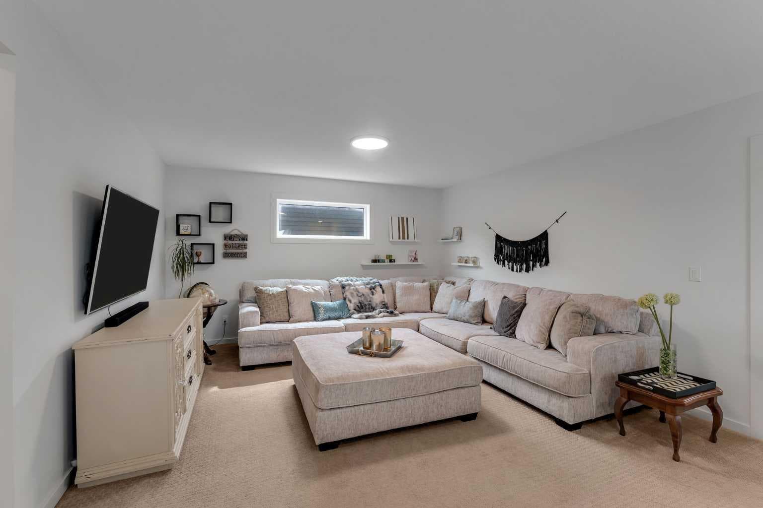 444 Lawthorn Way 