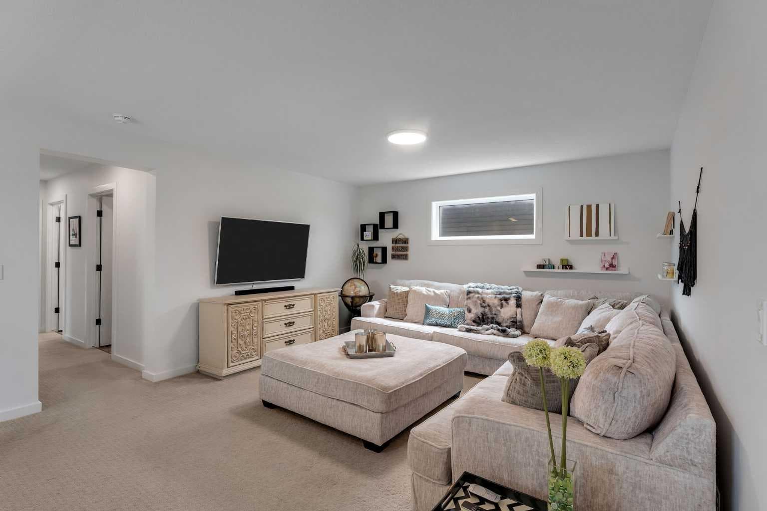 444 Lawthorn Way 