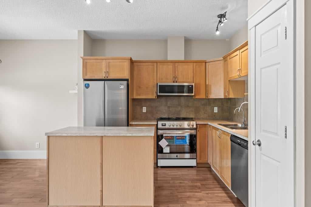 24, 9000 Wentworth Avenue SW