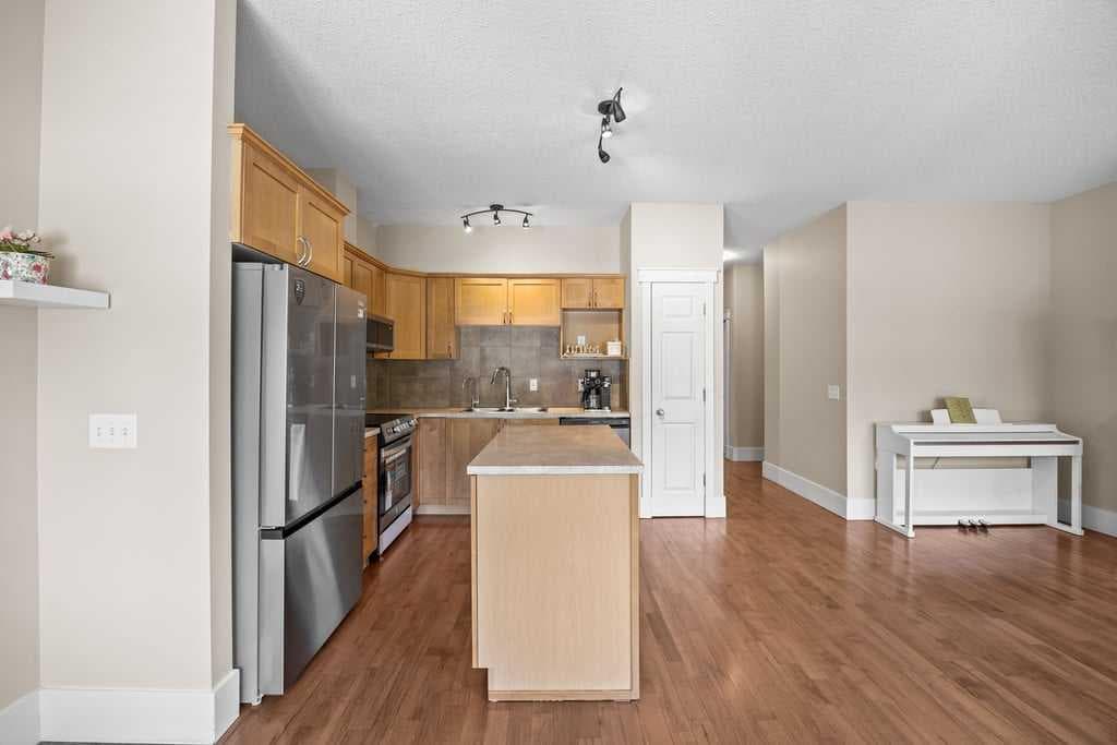 24, 9000 Wentworth Avenue SW