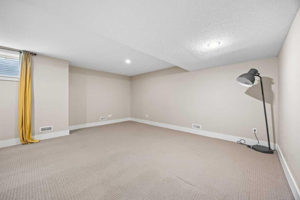 24, 9000 Wentworth Avenue SW