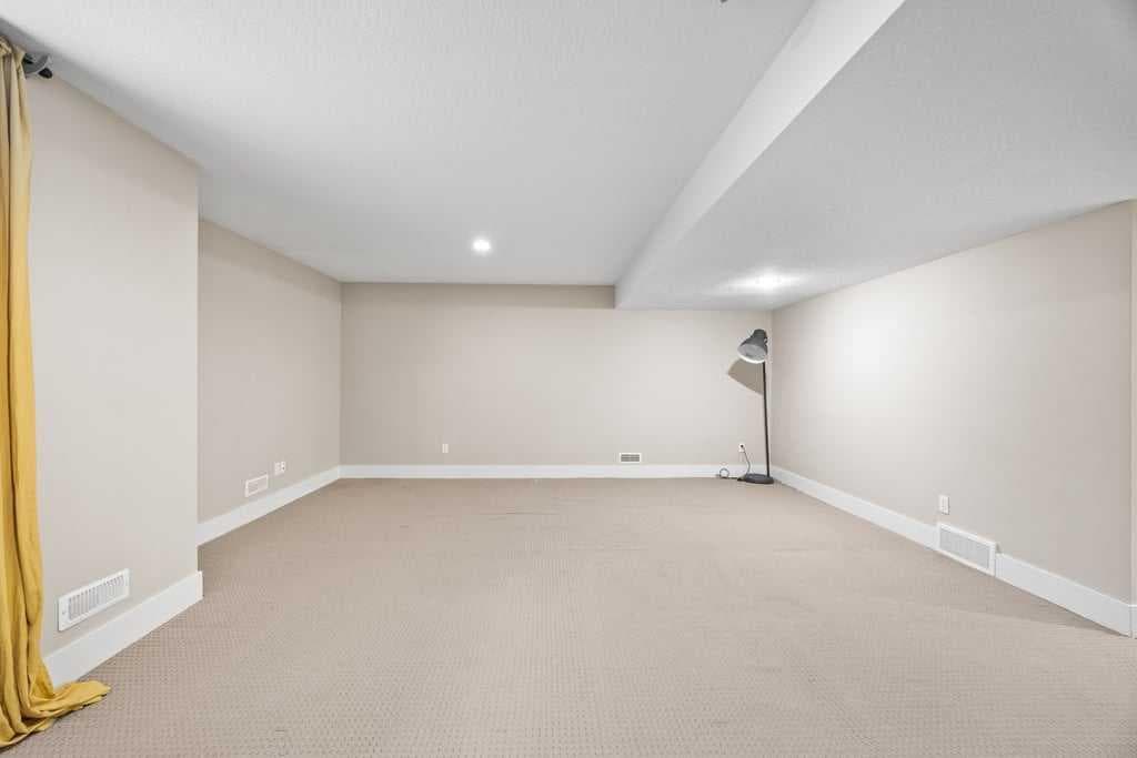24, 9000 Wentworth Avenue SW