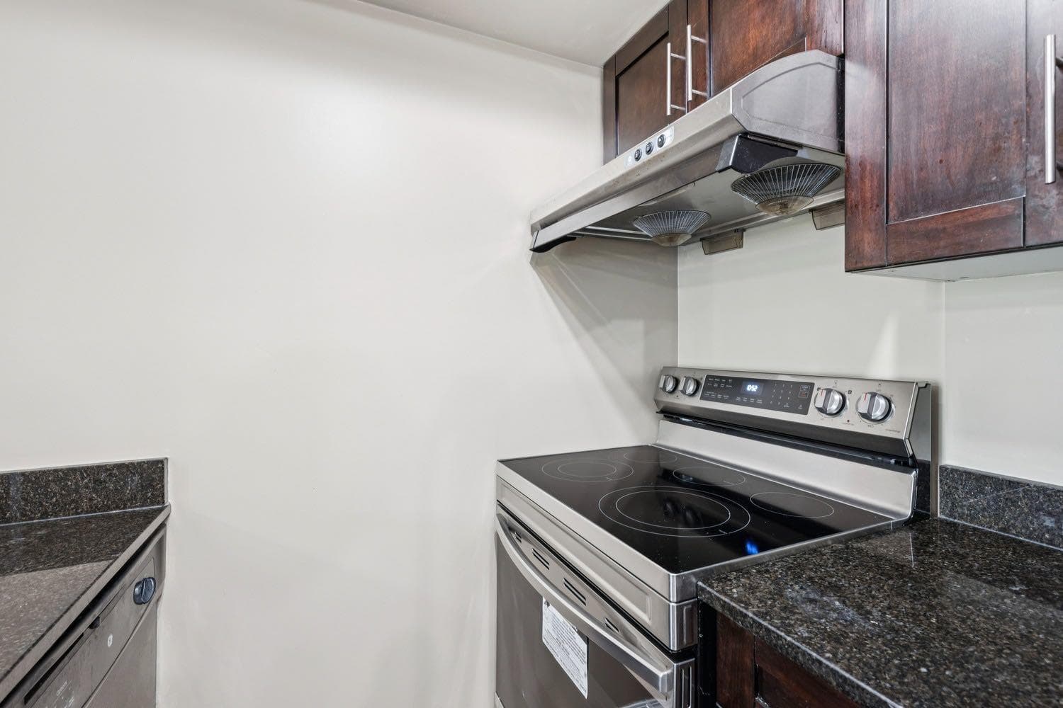 2117, 403 Mackenzie Way SW