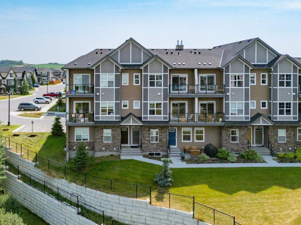 709, 250 Fireside View 