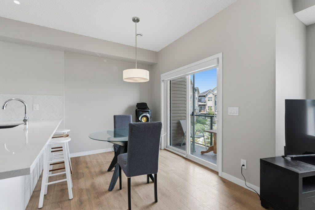 709, 250 Fireside View 