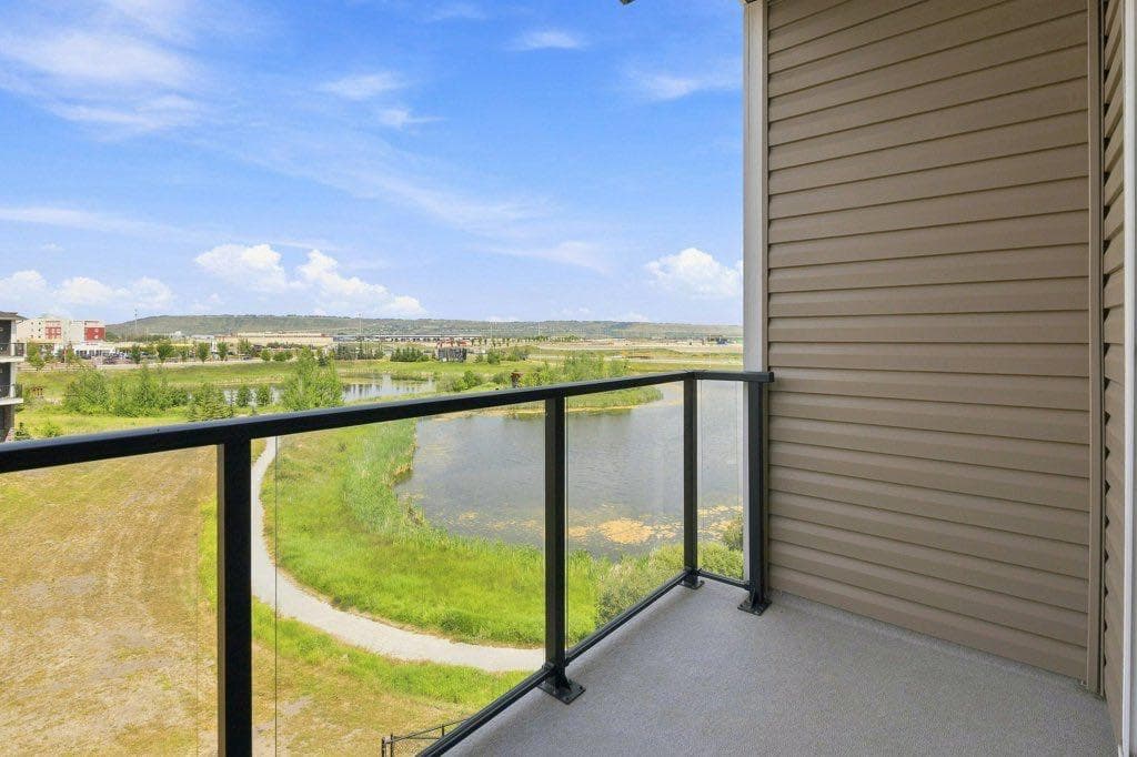 709, 250 Fireside View 