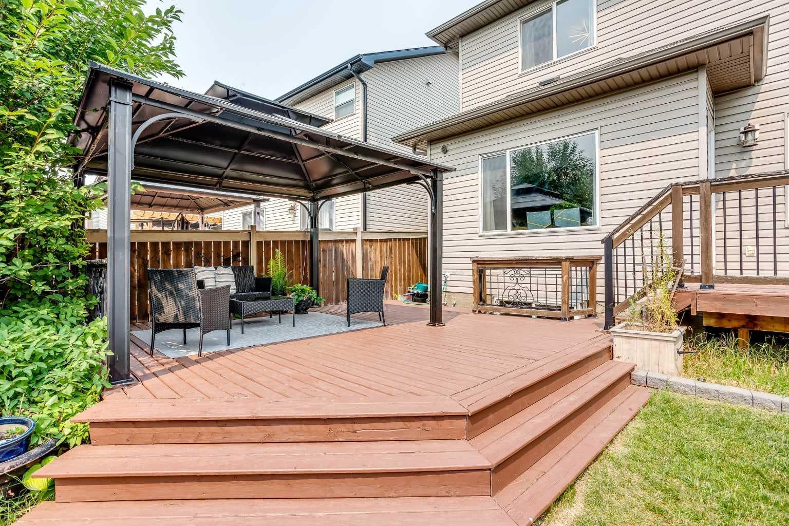 1153 Kingston Crescent SE