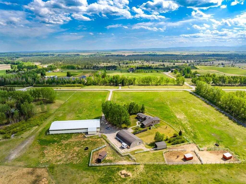33076 Township Road 243  
