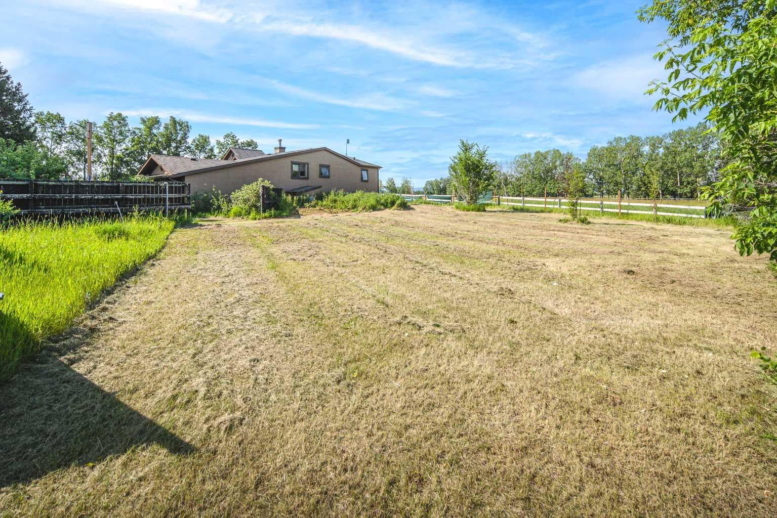 33076 Township Road 243  