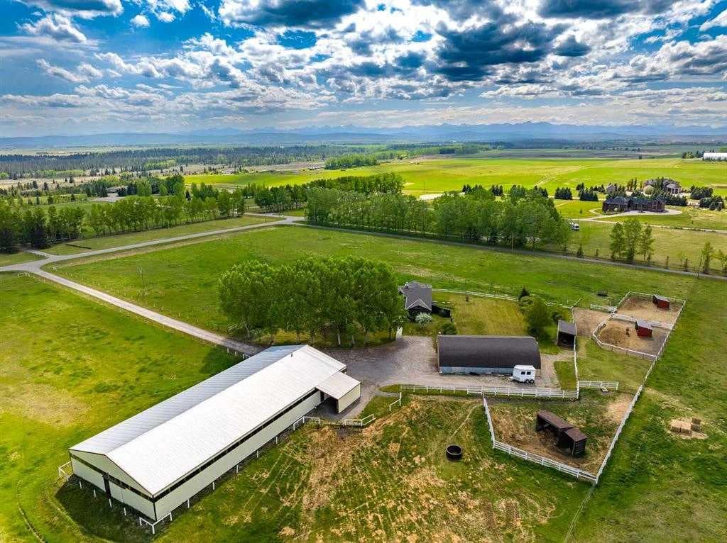 33076 Township Road 243  