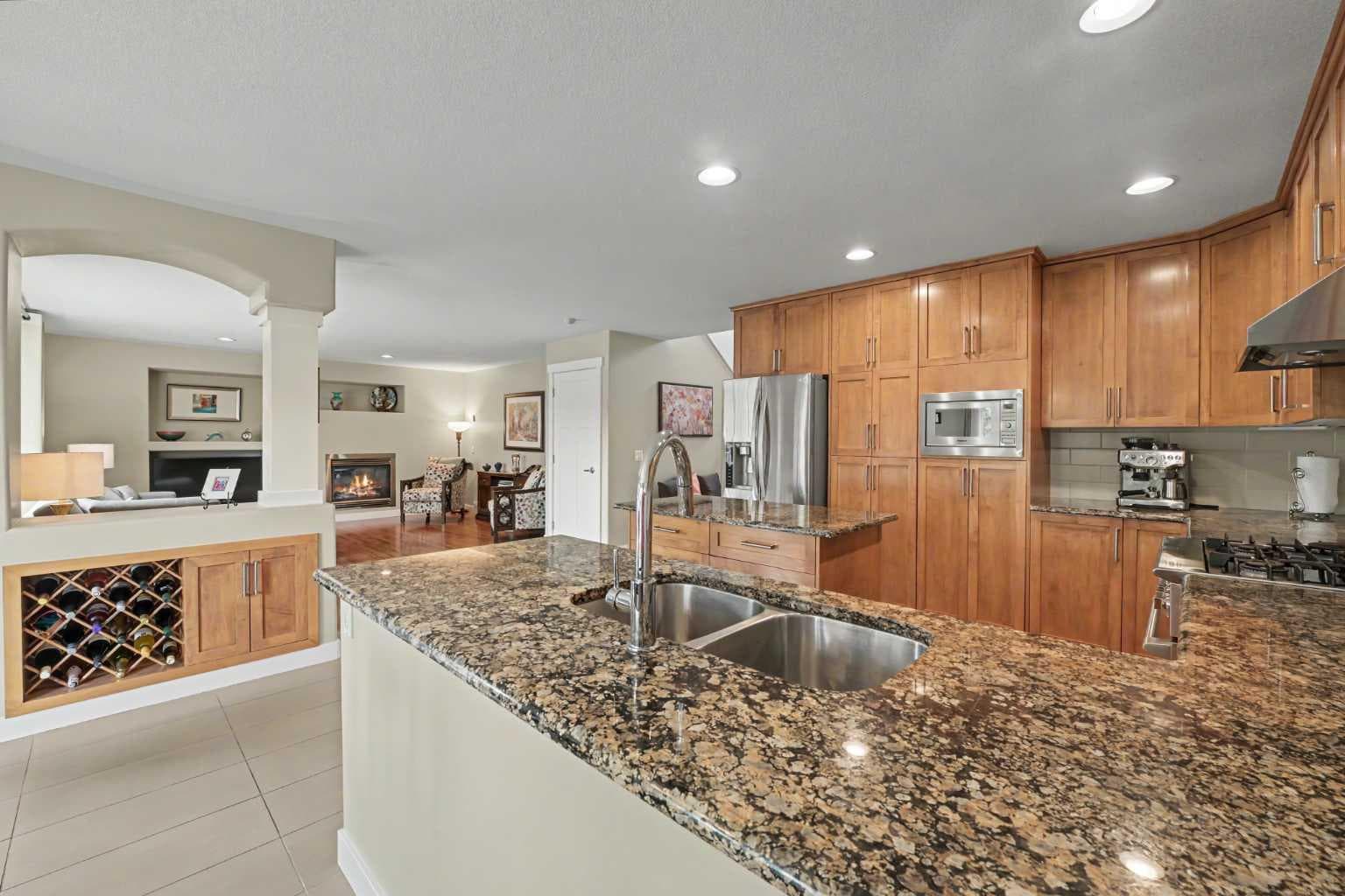 915 Coopers Drive SW