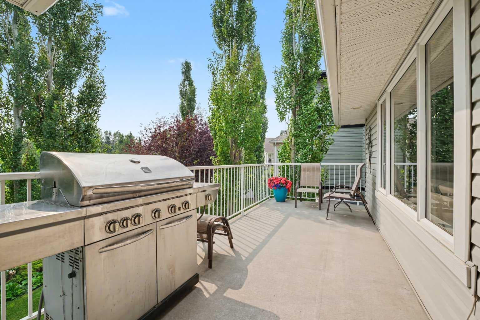 915 Coopers Drive SW
