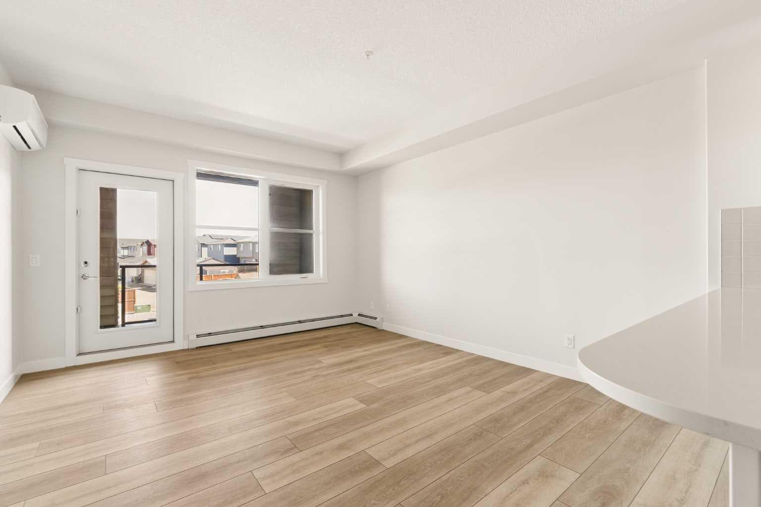 218, 55 Wolf Hollow Crescent SE