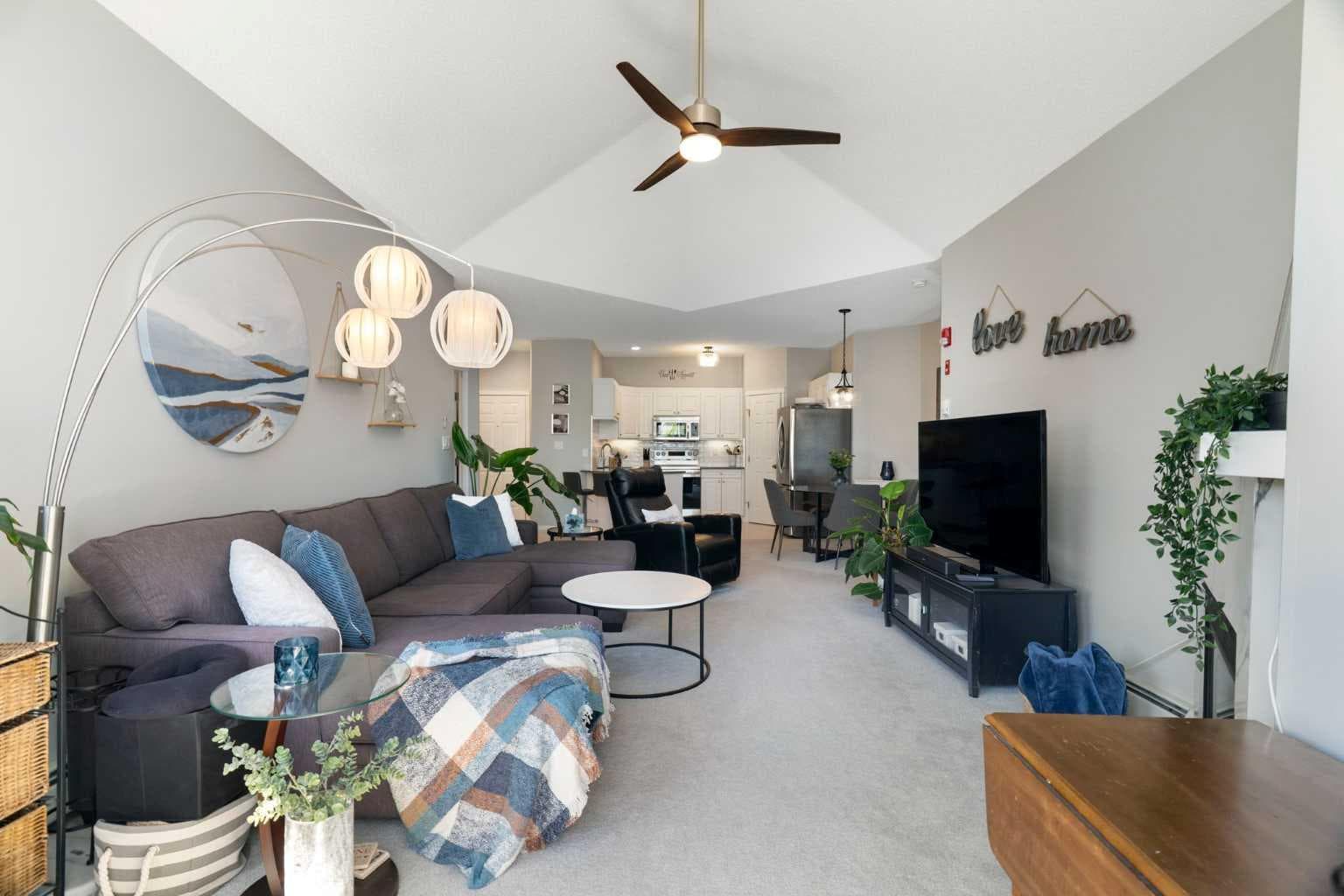 1301, 7451 Springbank Boulevard SW