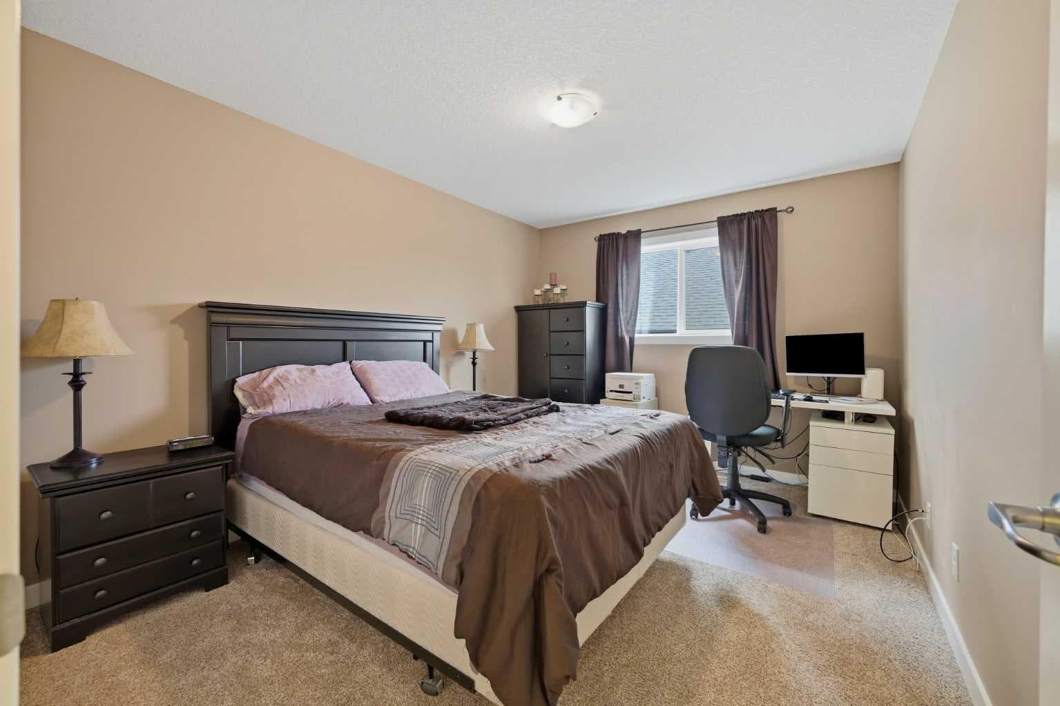 224 Kingston Way SE
