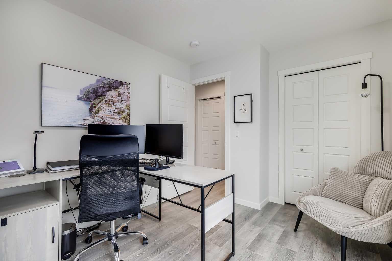 302, 260 Rowley Way NW