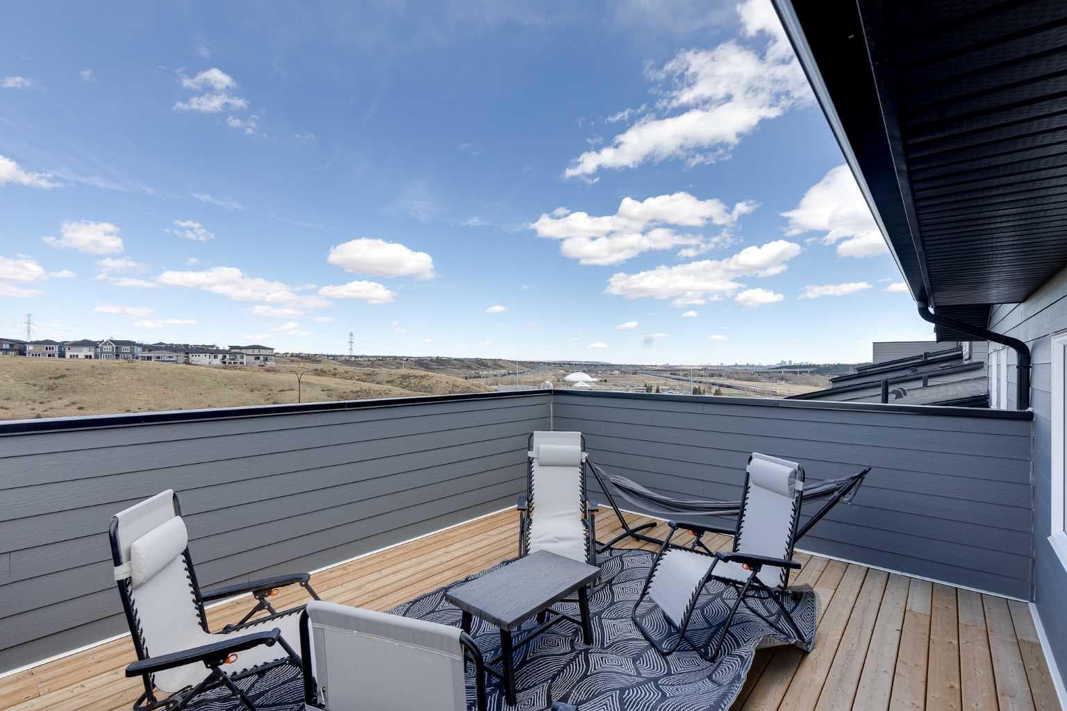302, 260 Rowley Way NW
