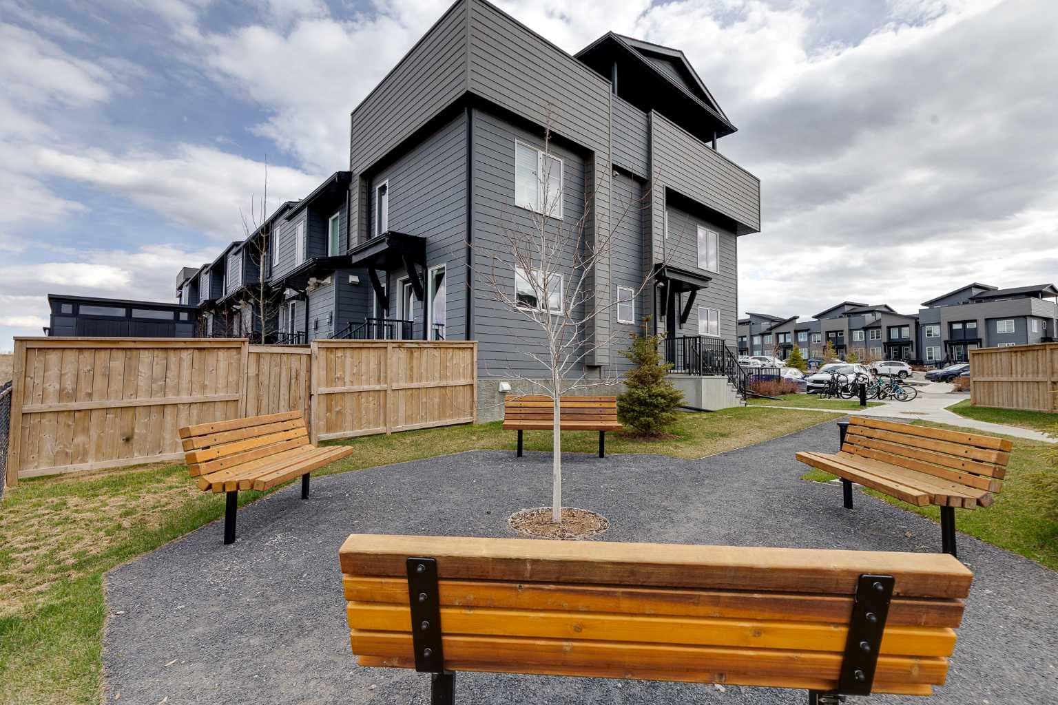302, 260 Rowley Way NW