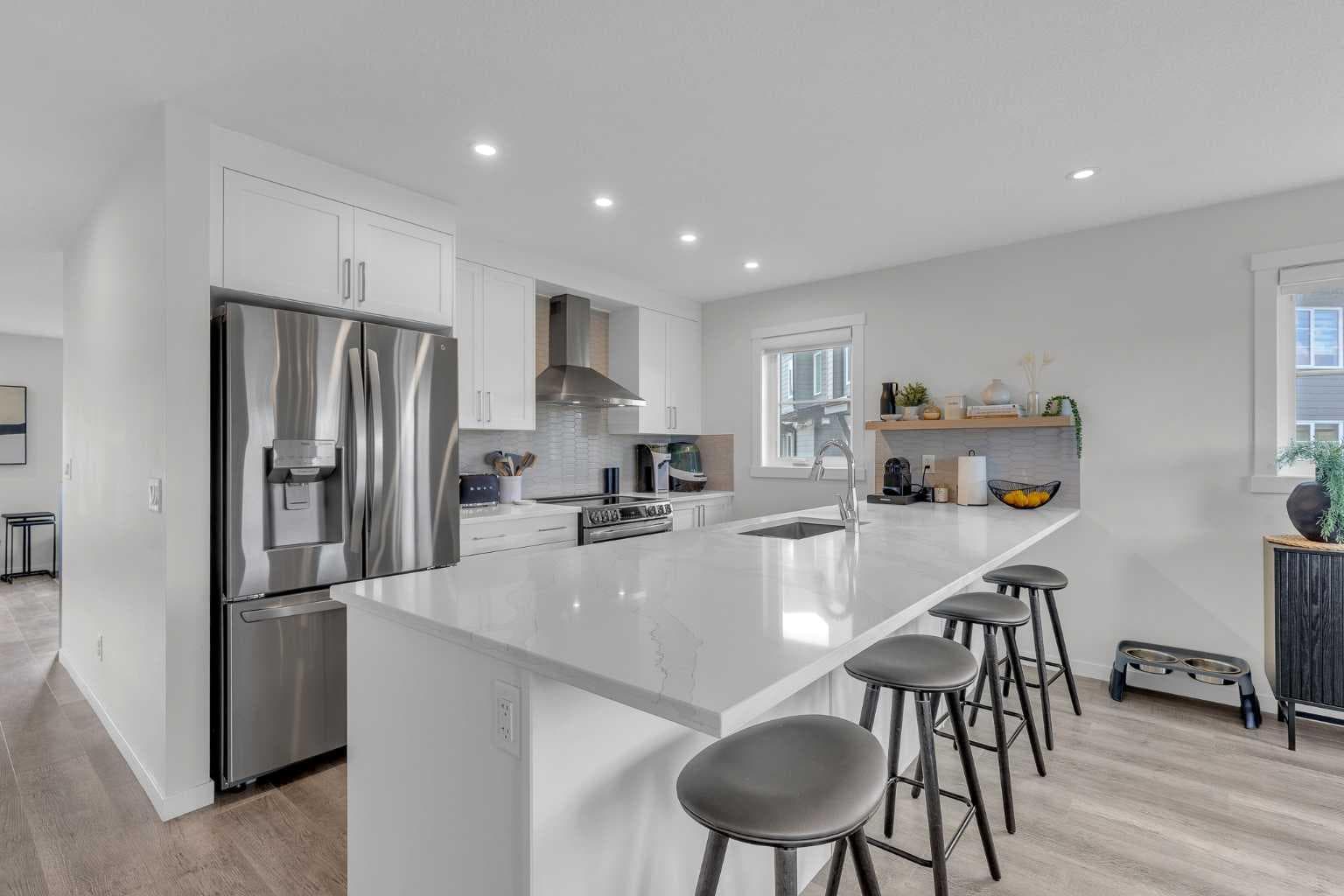 302, 260 Rowley Way NW
