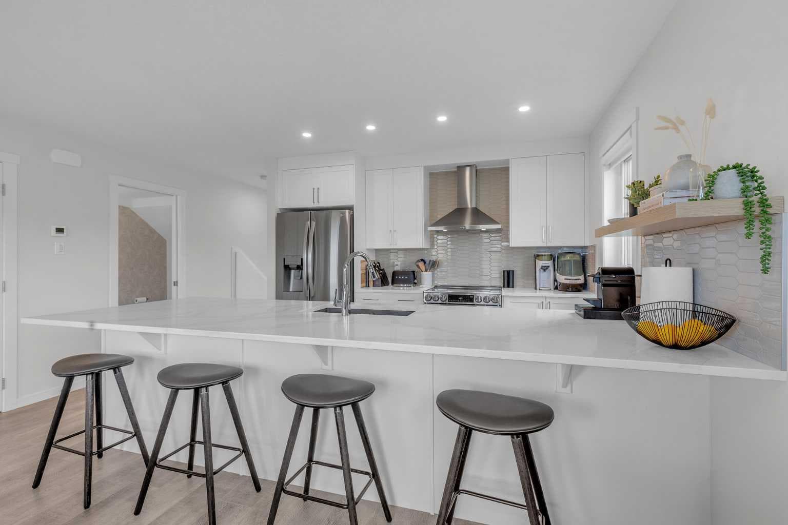 302, 260 Rowley Way NW