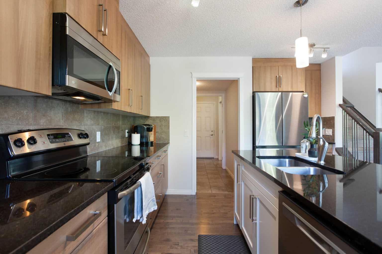 2363 Baywater Crescent SW