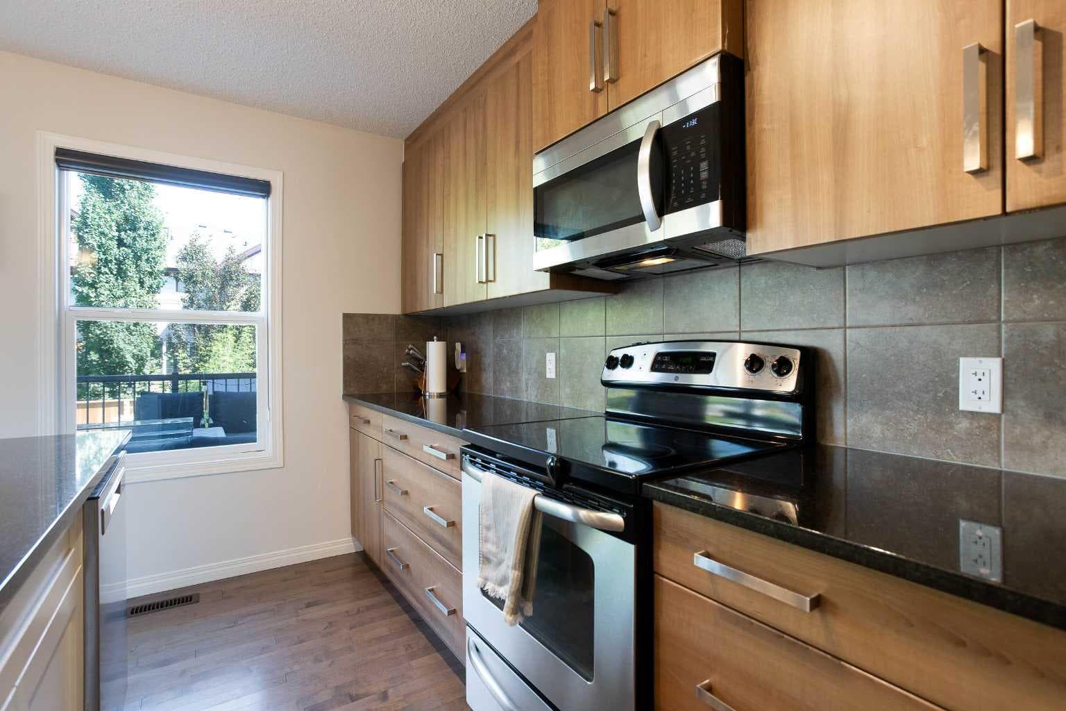 2363 Baywater Crescent SW