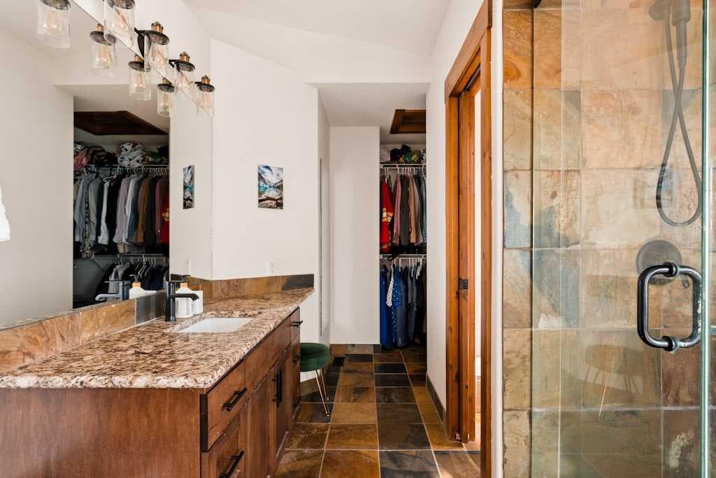 115 Rockmont Court NW