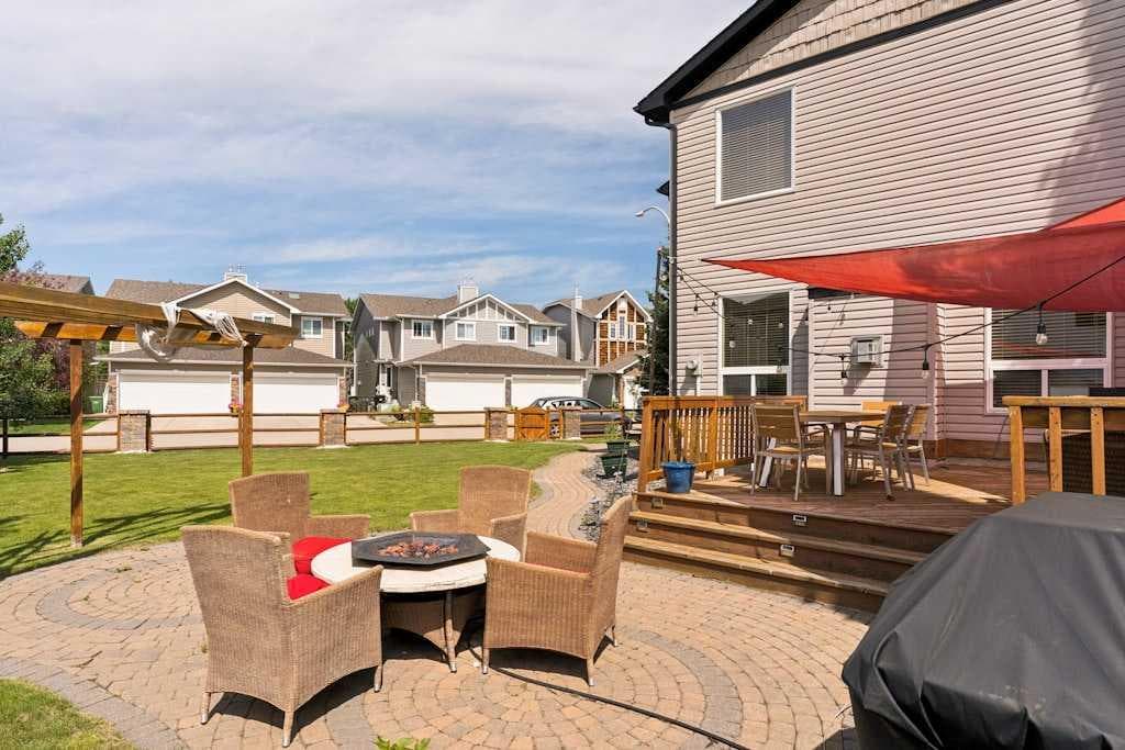 115 Rockmont Court NW